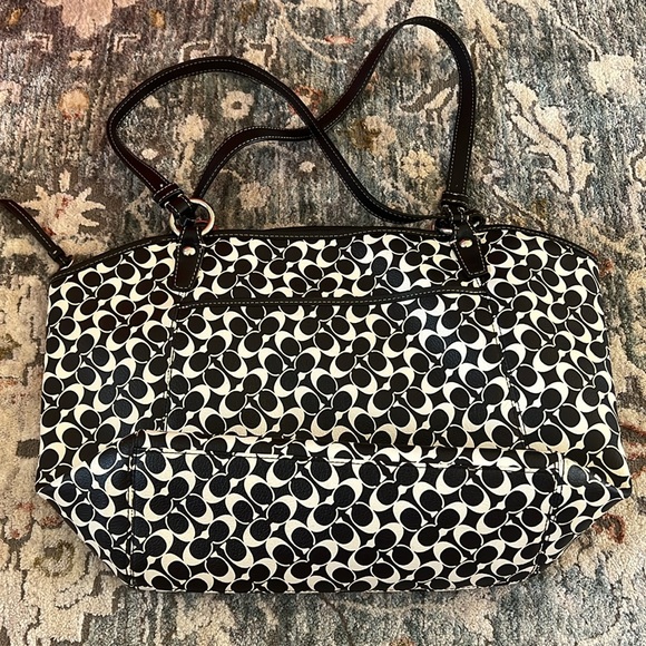 Coach Chelsea Leah Black and White Patterned Leather Bag - Picture 2 of 7